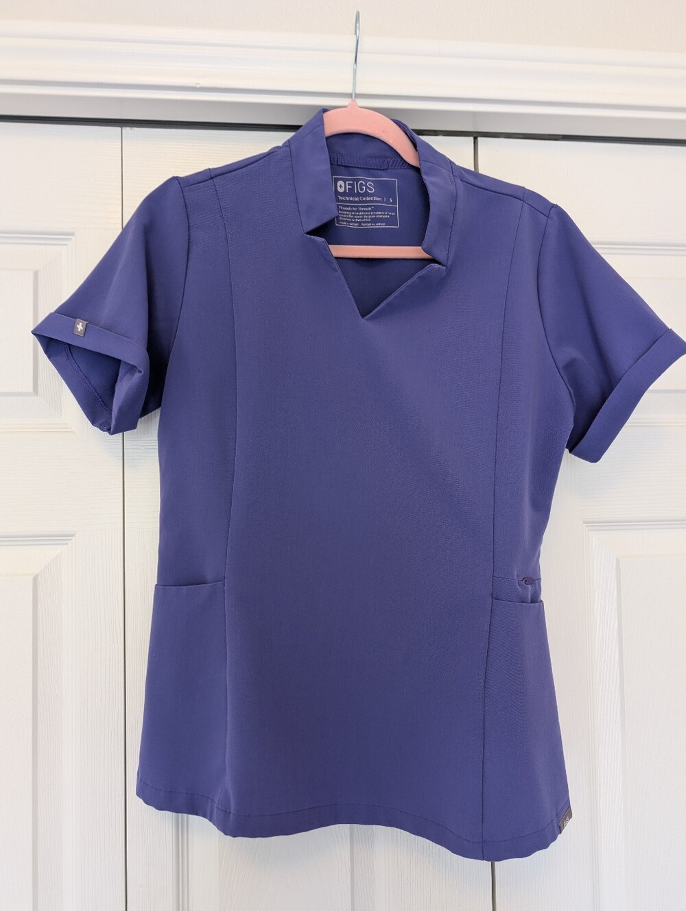 Figs Inala Purple Jam Scrub Top Size Small.